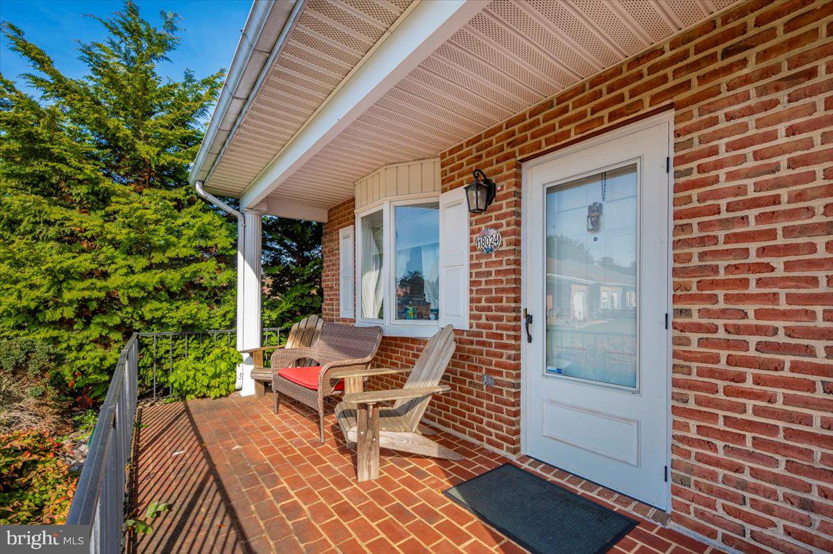 TOWNE OAK VILLAGE - Residential