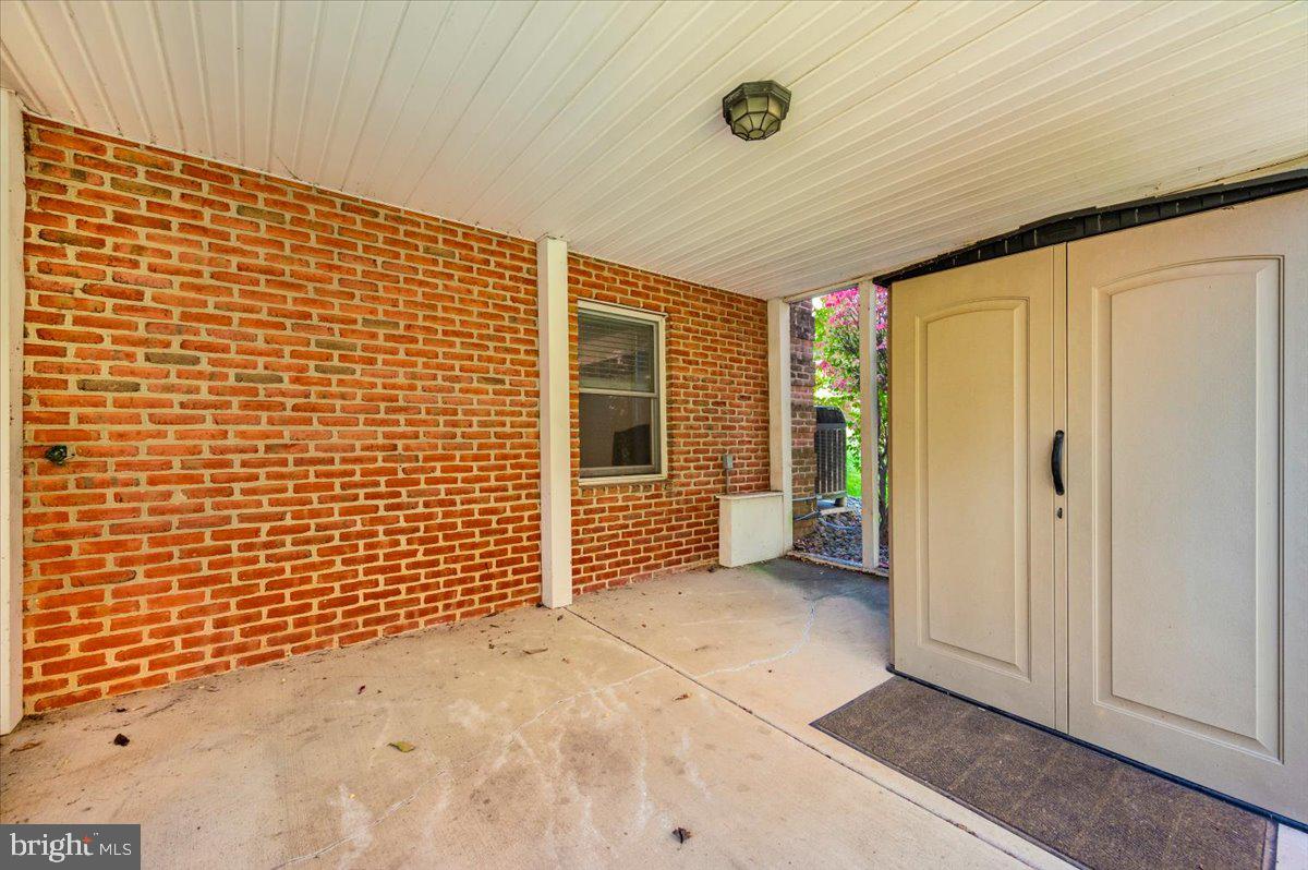 TOWNE OAK VILLAGE - Residential