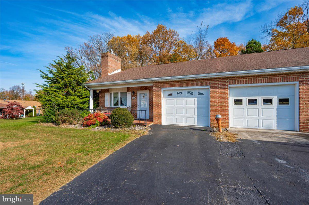 TOWNE OAK VILLAGE - Residential