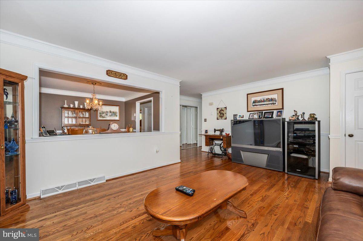 TOWNE OAK VILLAGE - Residential