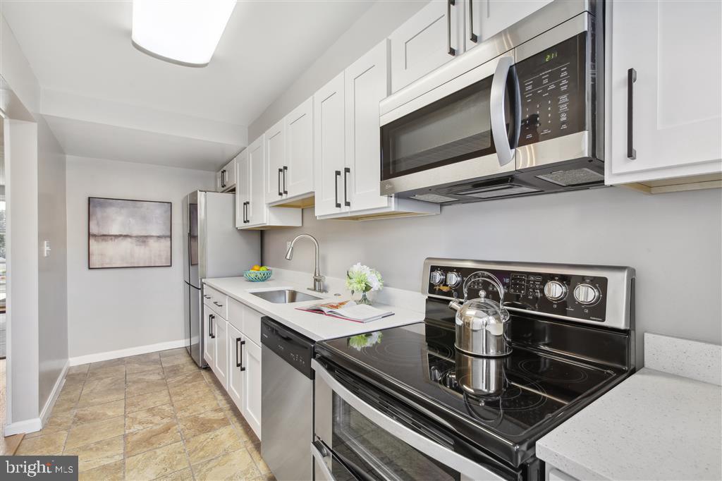 NORTH POINT VILLAGE - Residential