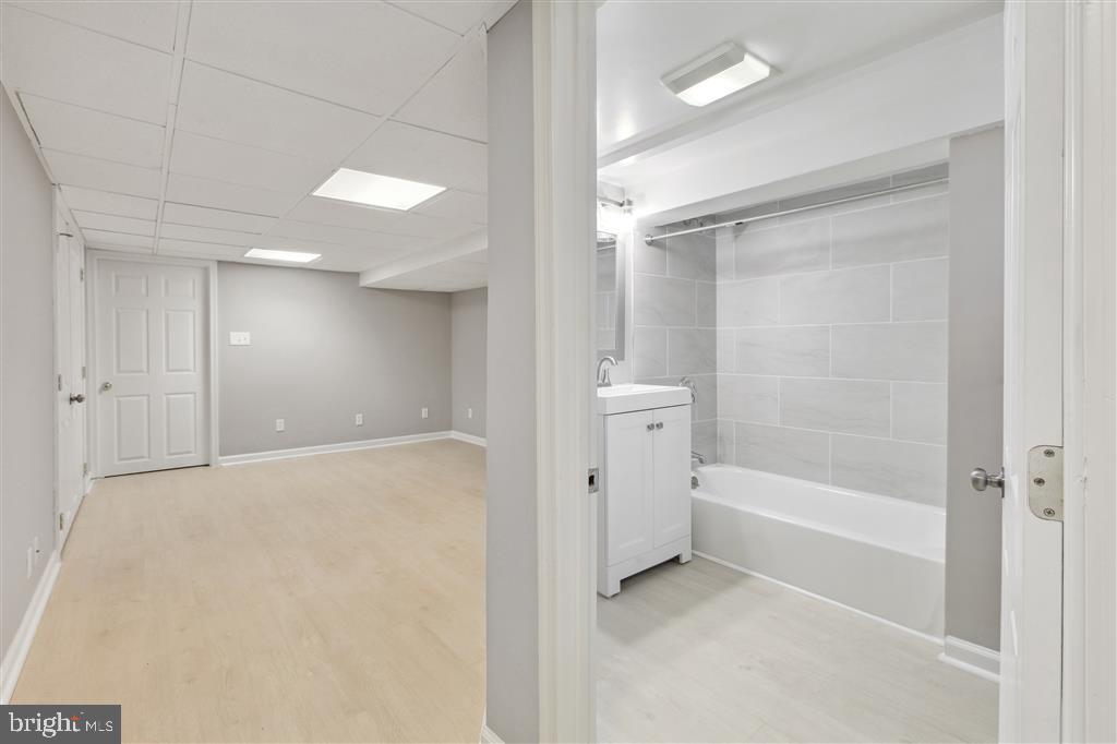 NORTH POINT VILLAGE - Residential