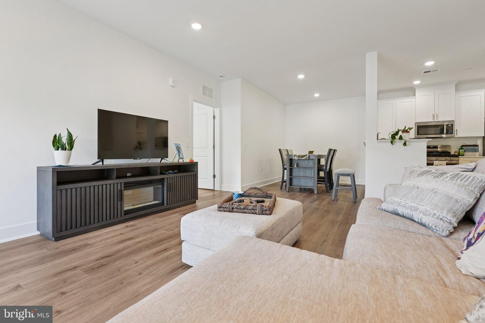 COLLECTION AT HOPEWELL - Residential