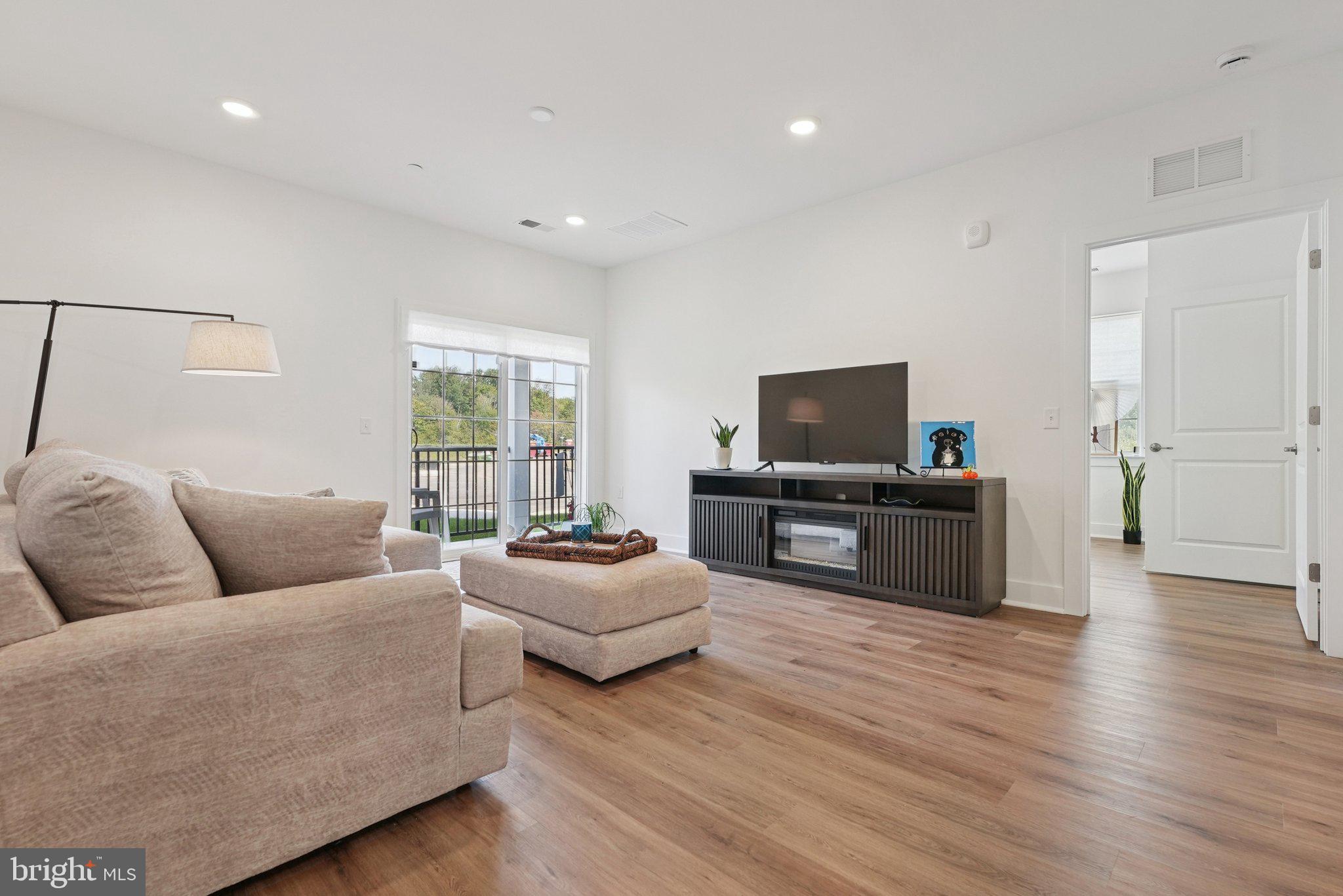 COLLECTION AT HOPEWELL - Residential