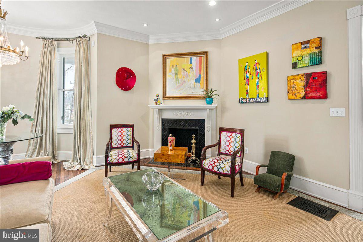 KENSINGTON - Residential