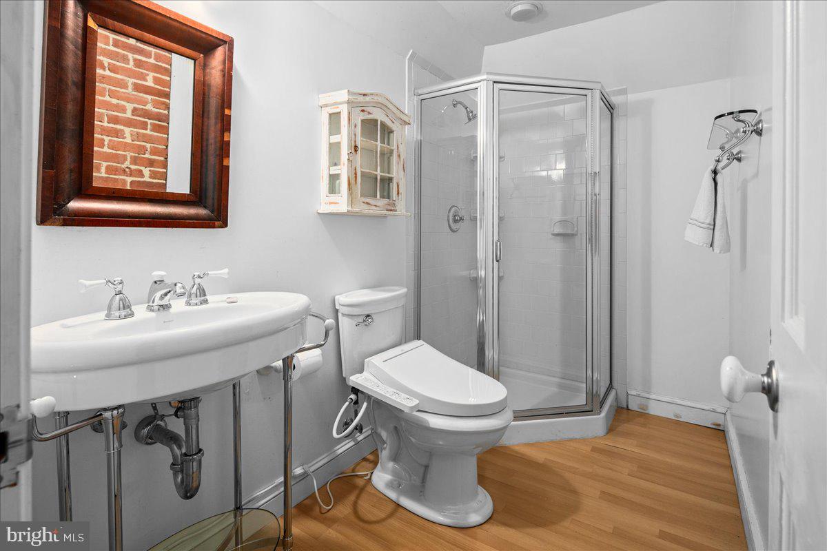 KENSINGTON - Residential