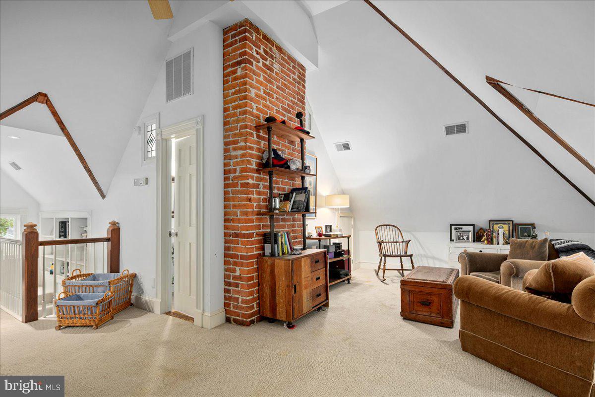 KENSINGTON - Residential