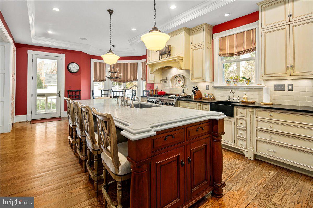 KENSINGTON - Residential