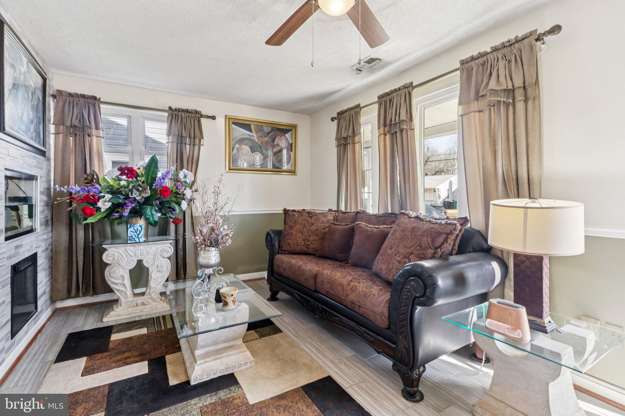 NORTH FORESTVILLE - Residential