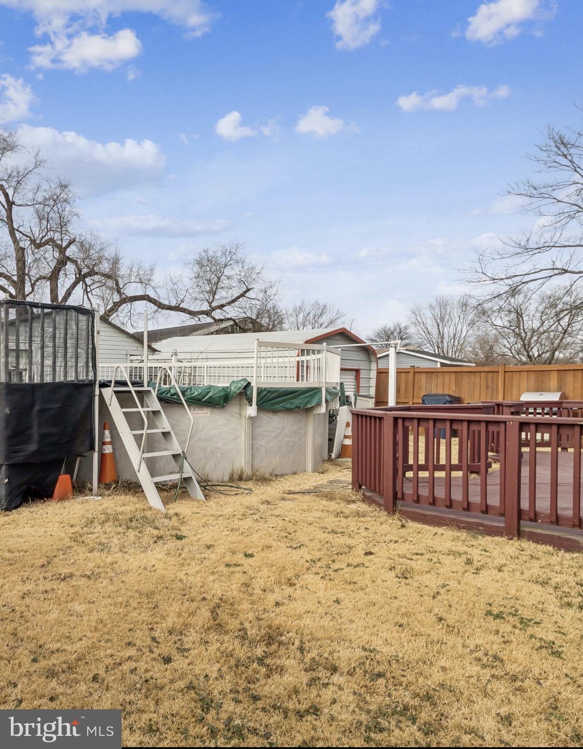 NORTH FORESTVILLE - Residential