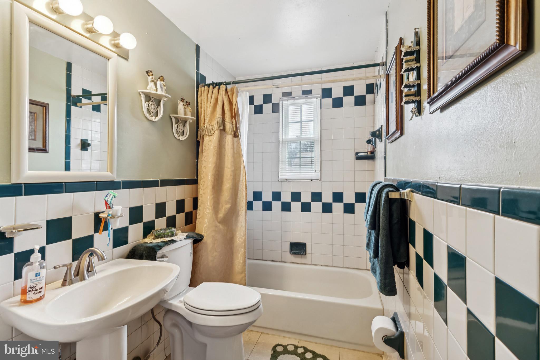 NORTH FORESTVILLE - Residential