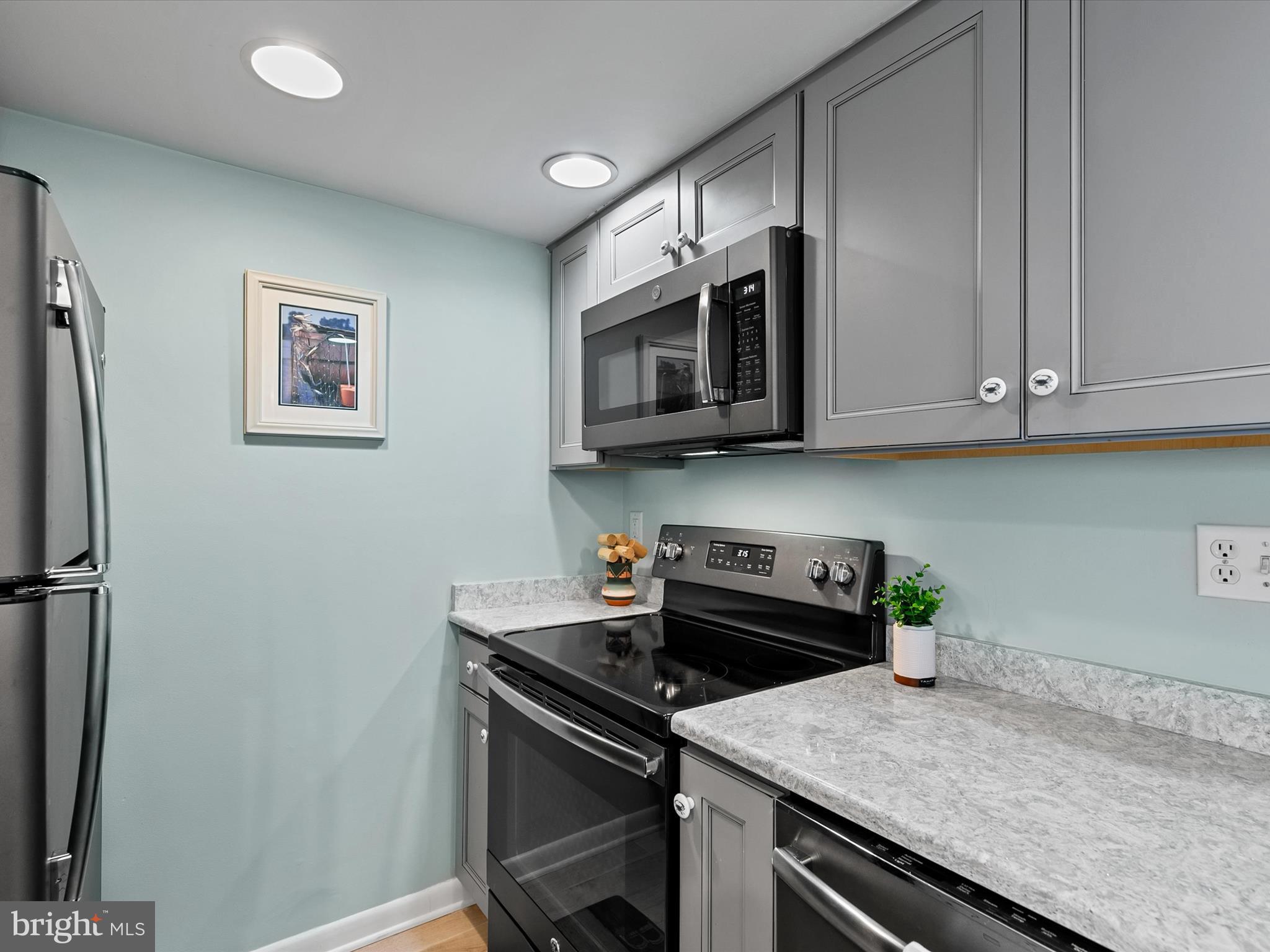 SEA COLONY EAST - Residential