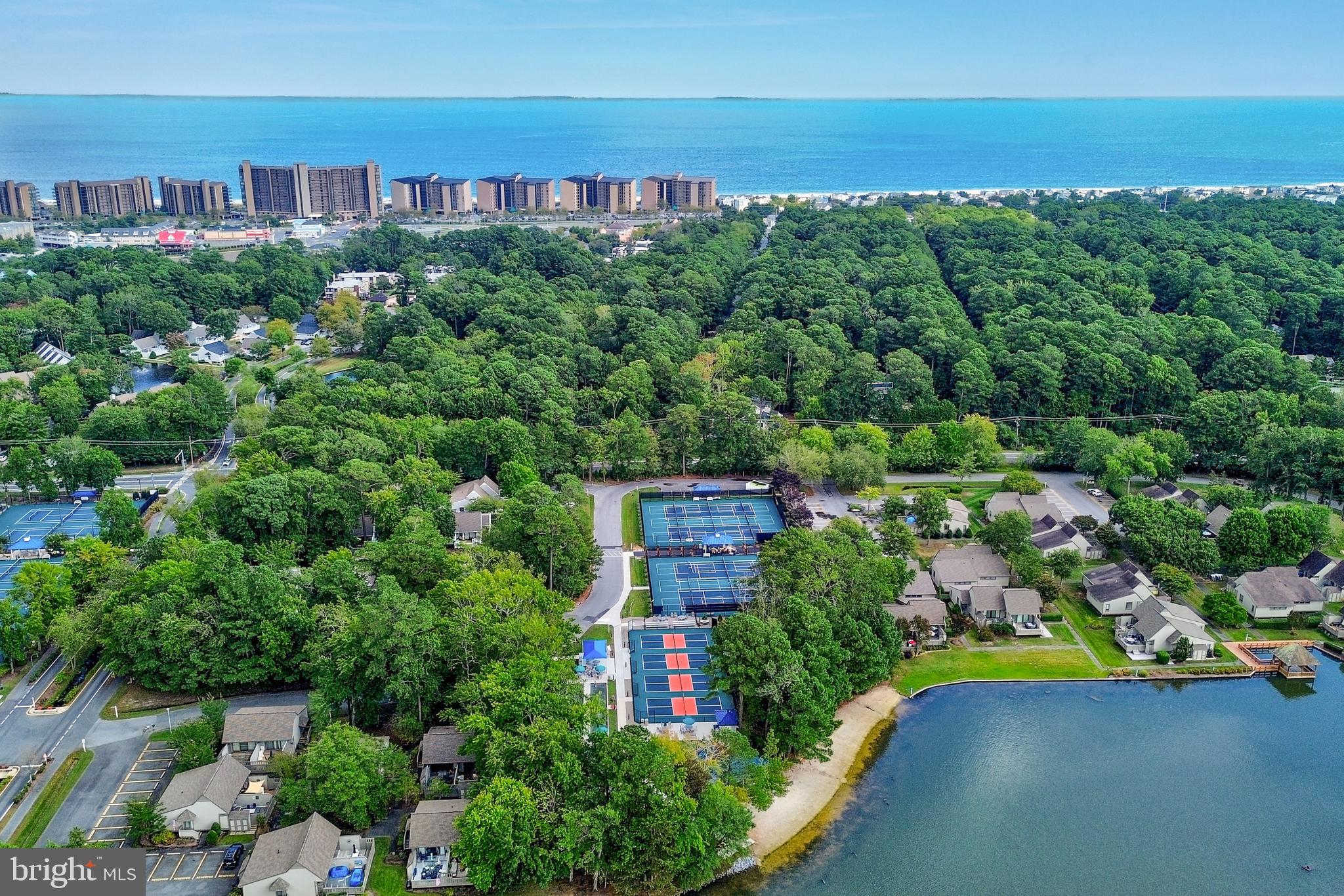 SEA COLONY EAST - Residential