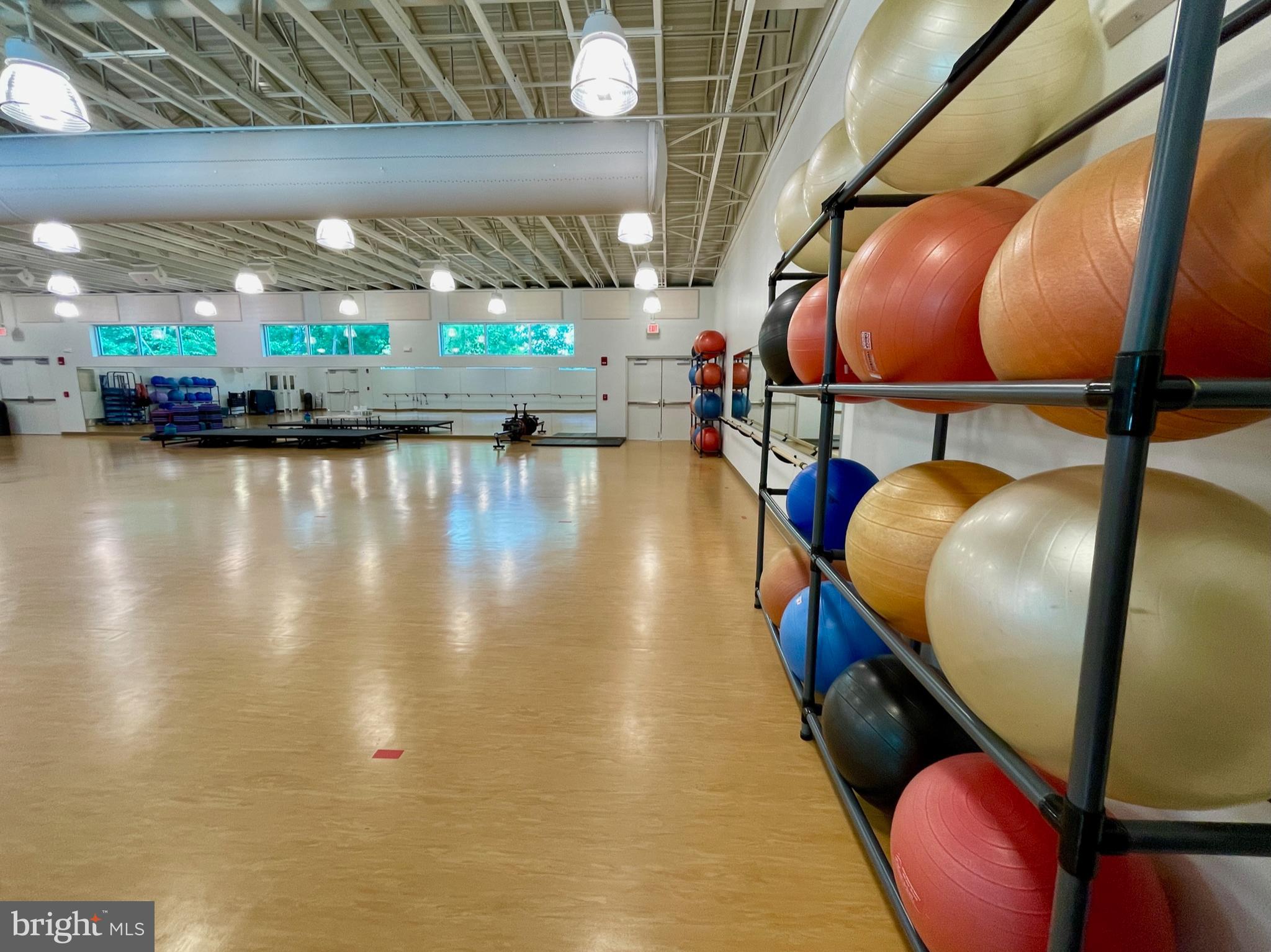 SEA COLONY EAST - Residential