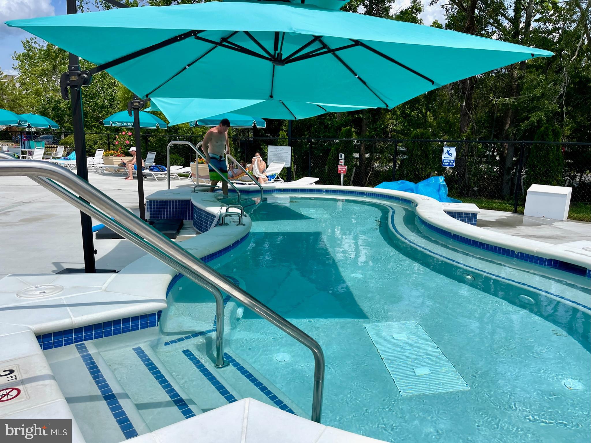 SEA COLONY EAST - Residential