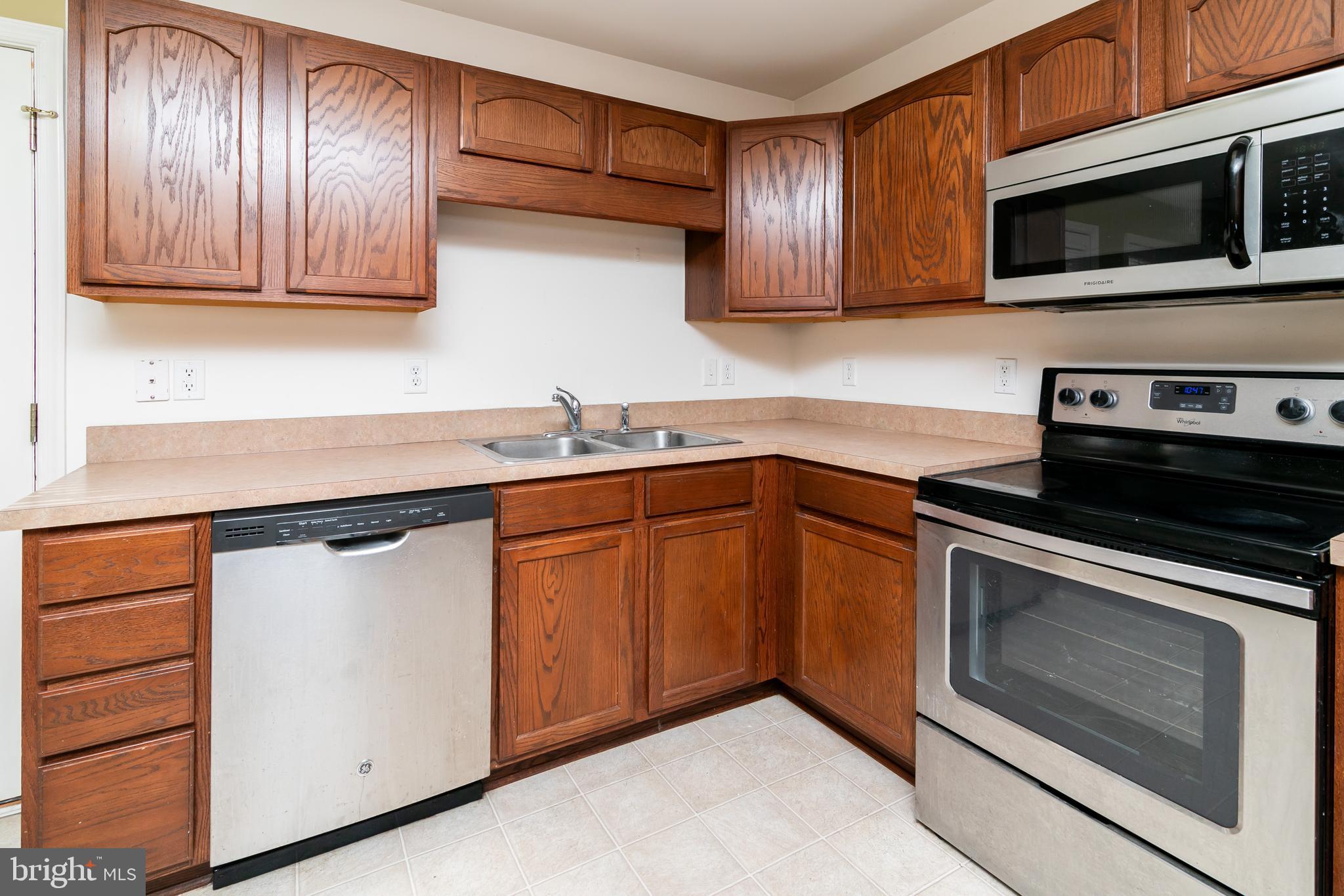 VILLAGES AT PARSONS LAKE - Residential