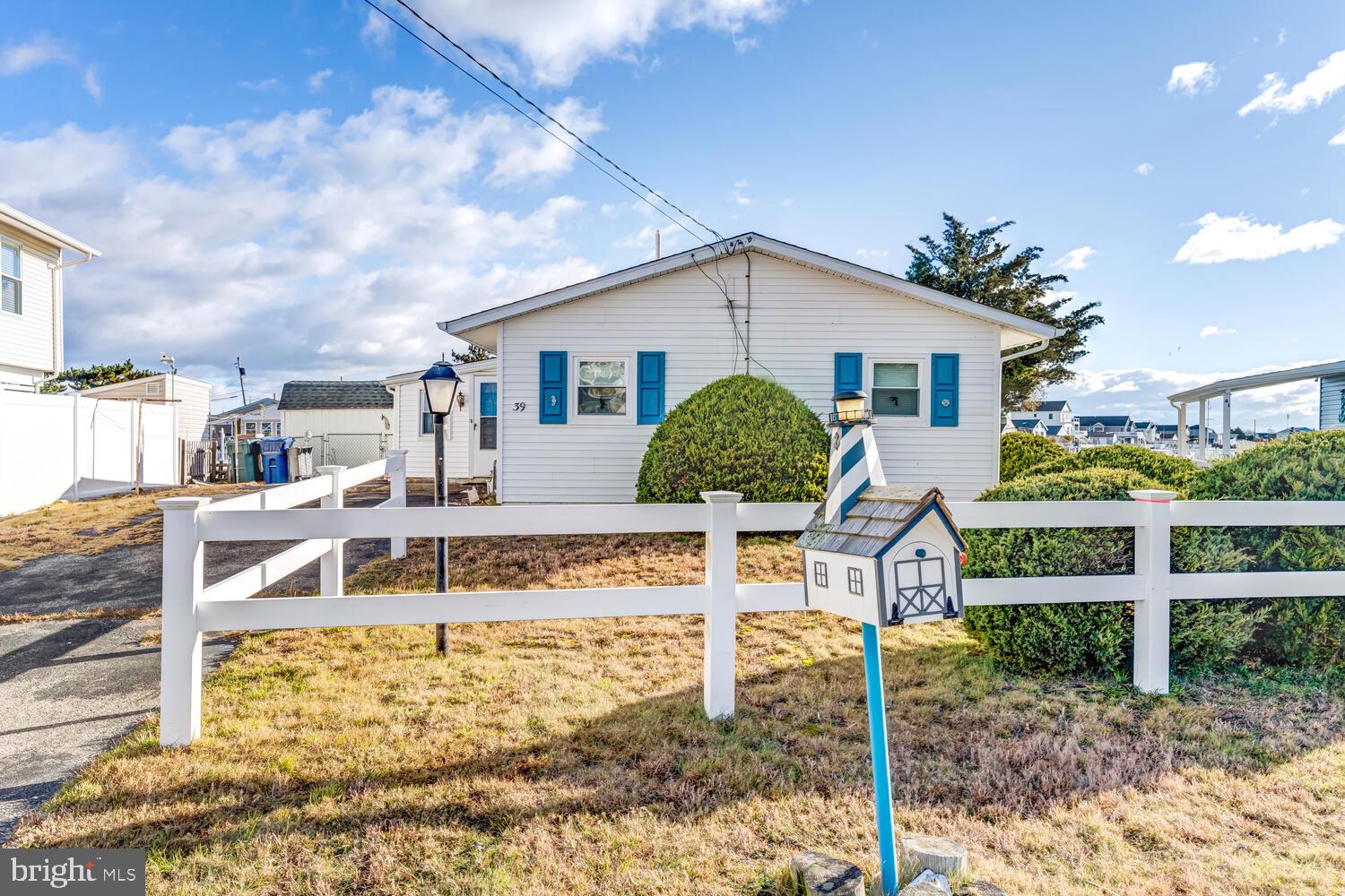 39 S LOS ANGELES DRIVE