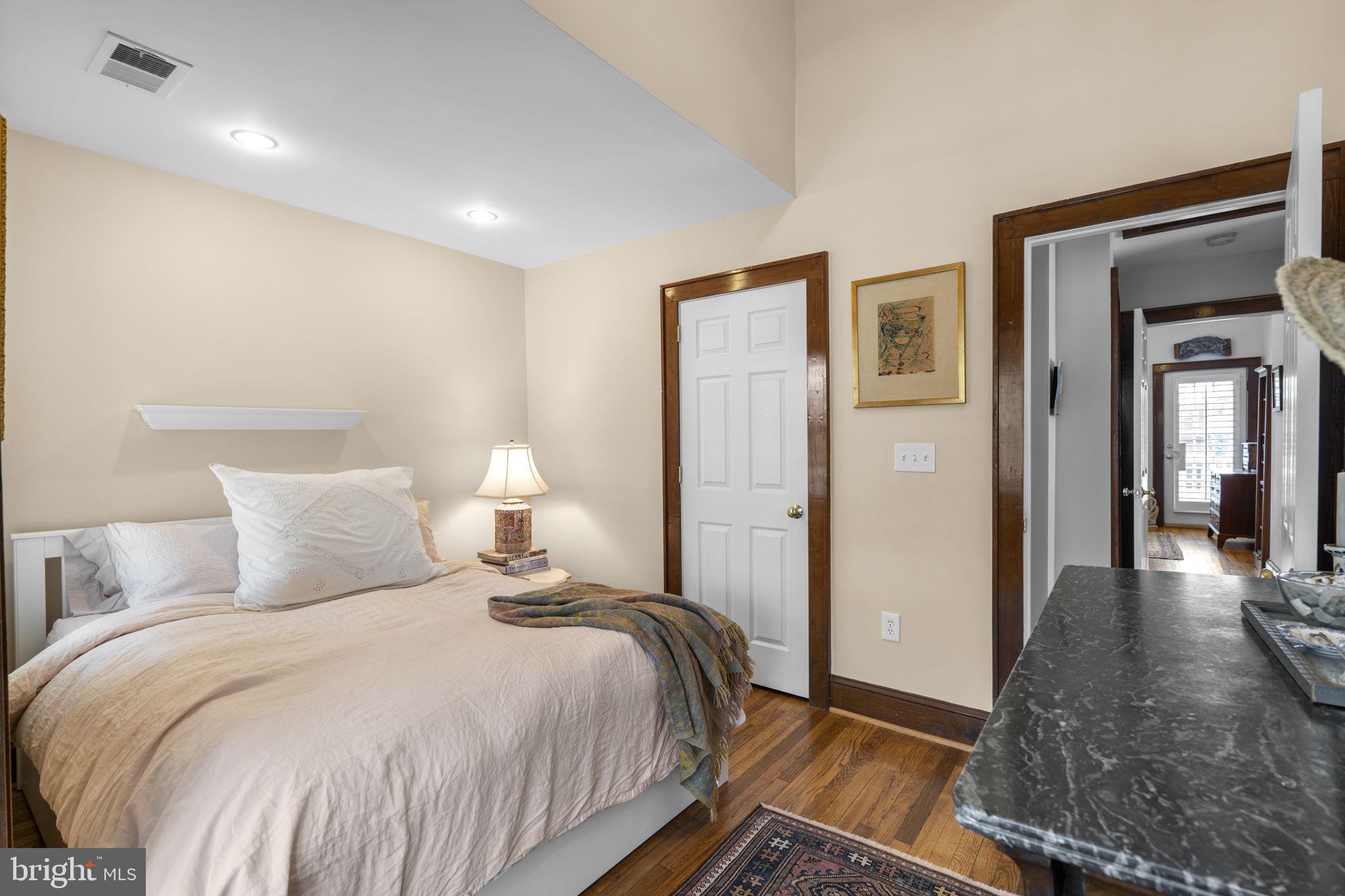 ROSEMONT PARK - Residential