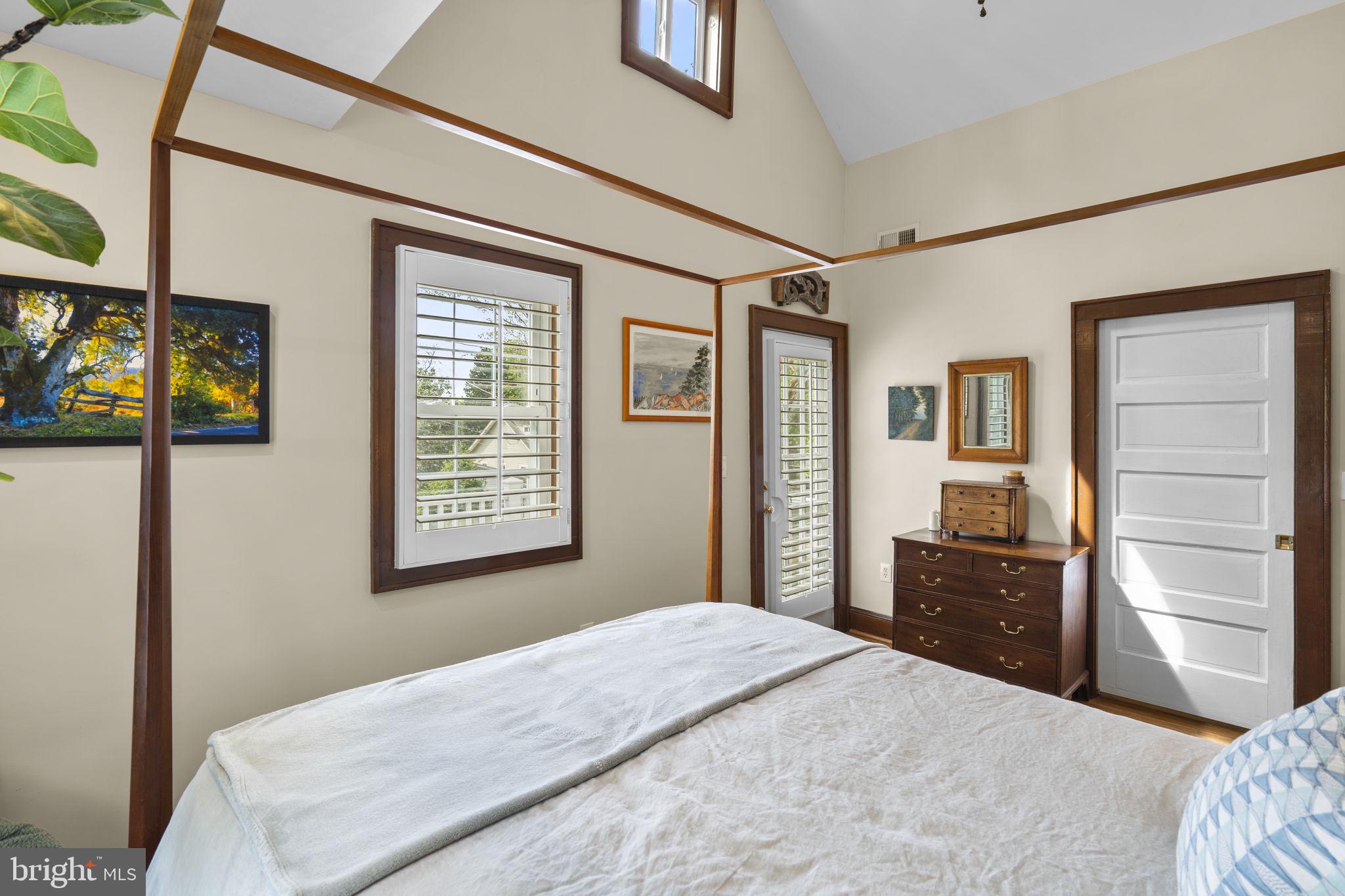 ROSEMONT PARK - Residential