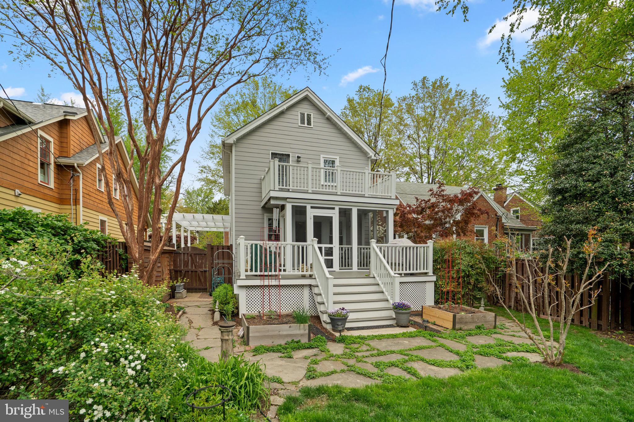 ROSEMONT PARK - Residential