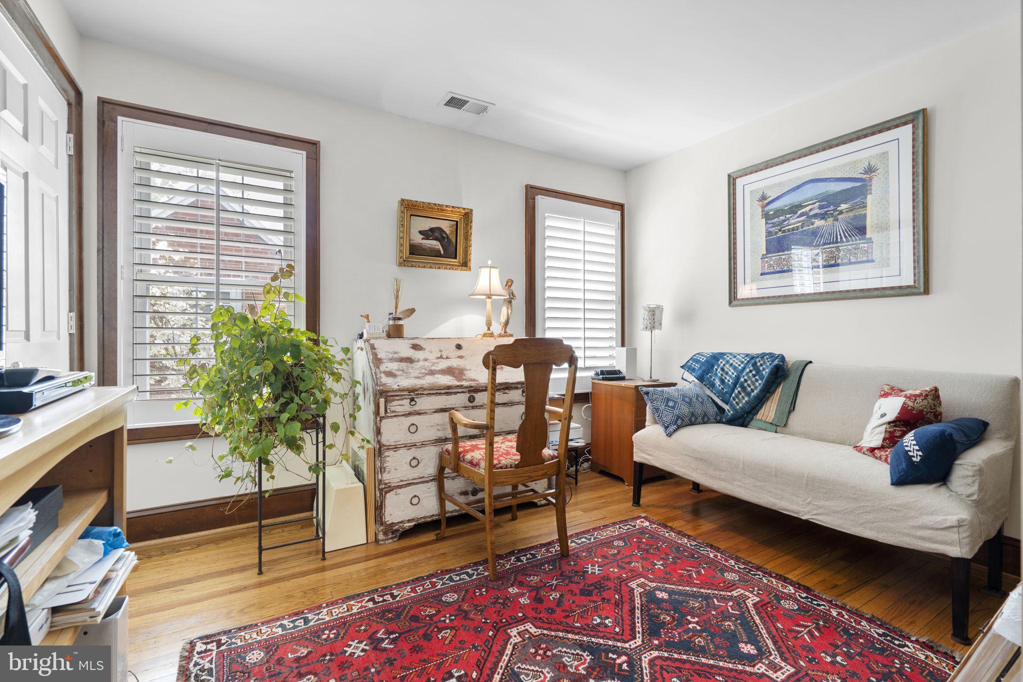 ROSEMONT PARK - Residential