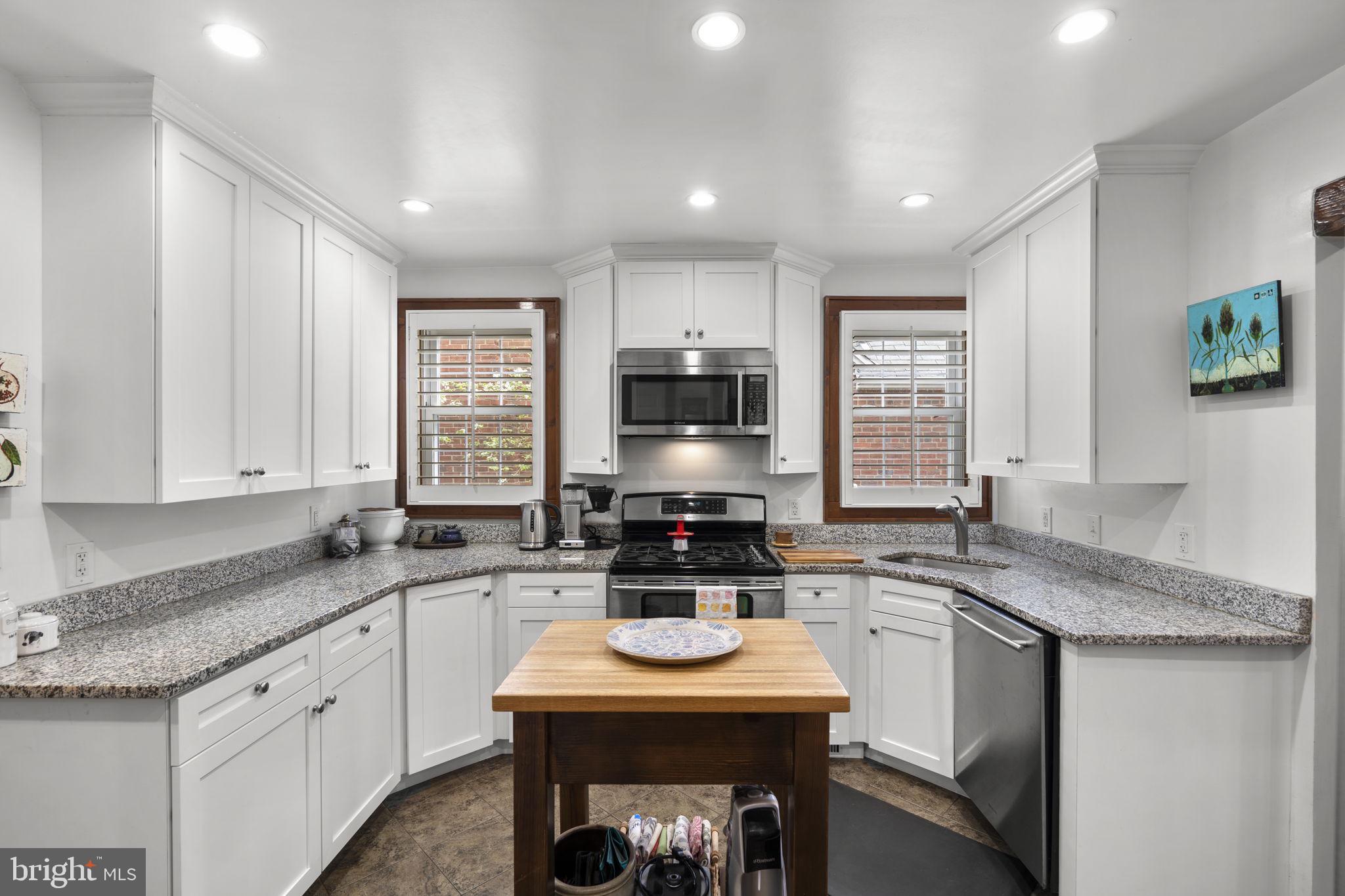 ROSEMONT PARK - Residential