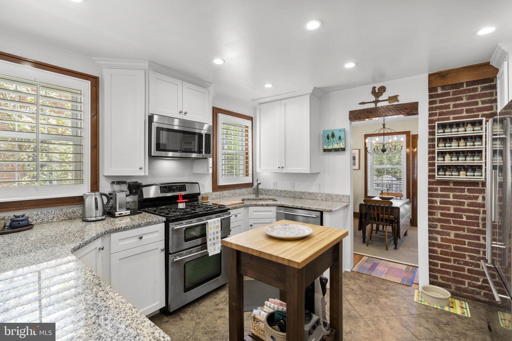 ROSEMONT PARK - Residential