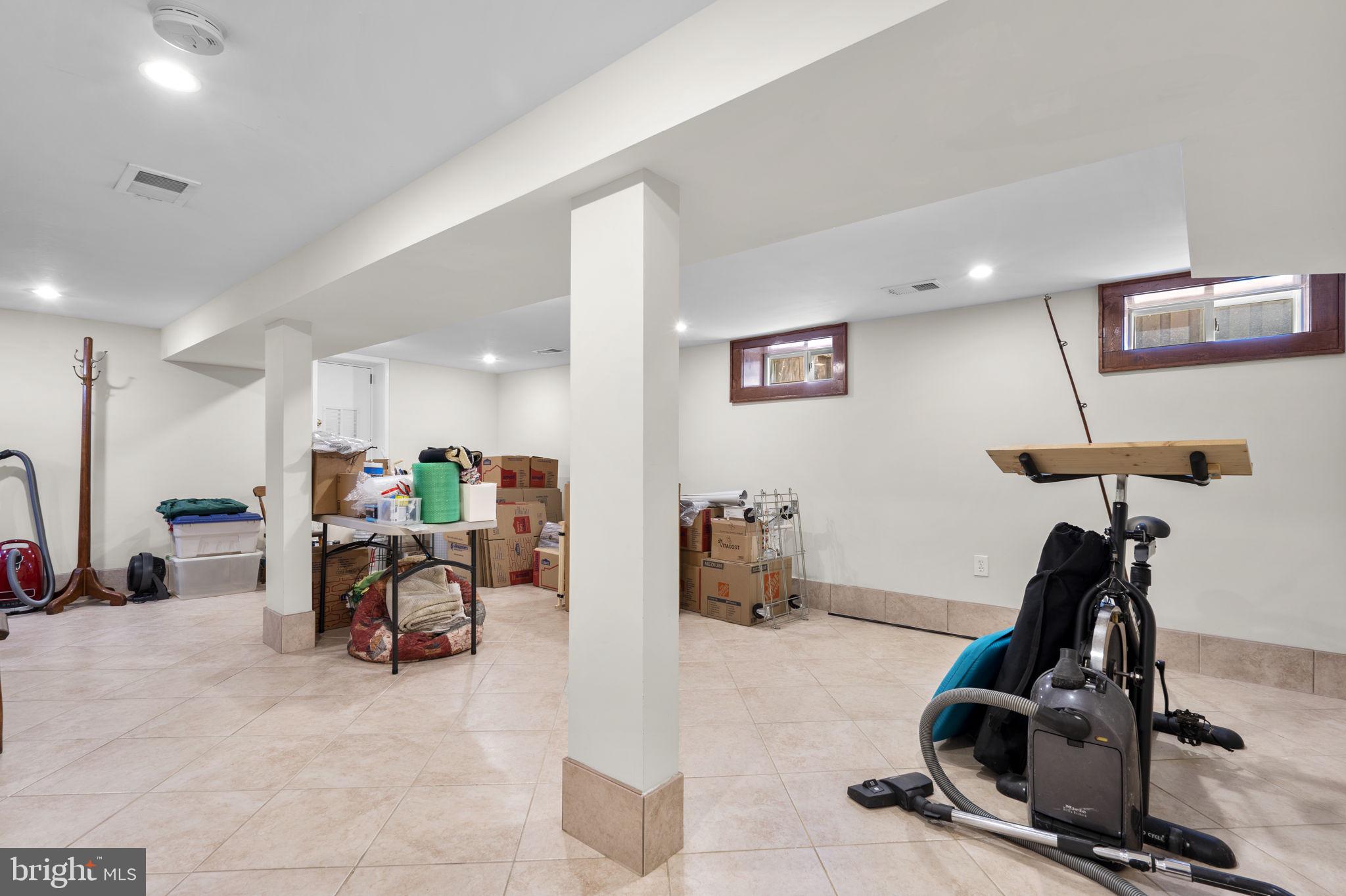 ROSEMONT PARK - Residential