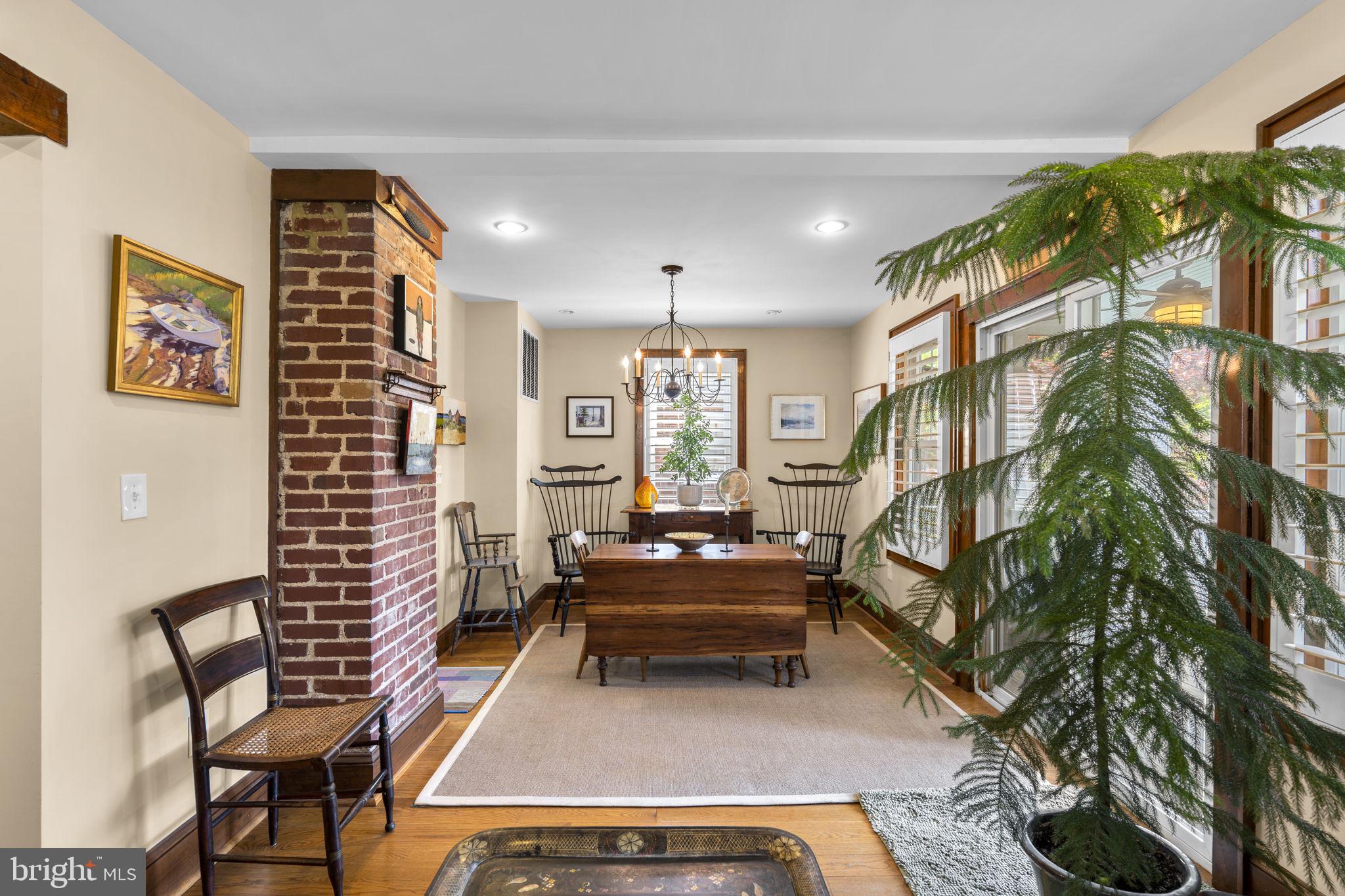 ROSEMONT PARK - Residential