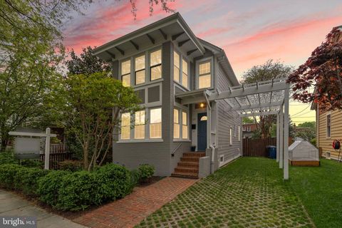 123 E WALNUT STREET E ALEXANDRIA VA 22301