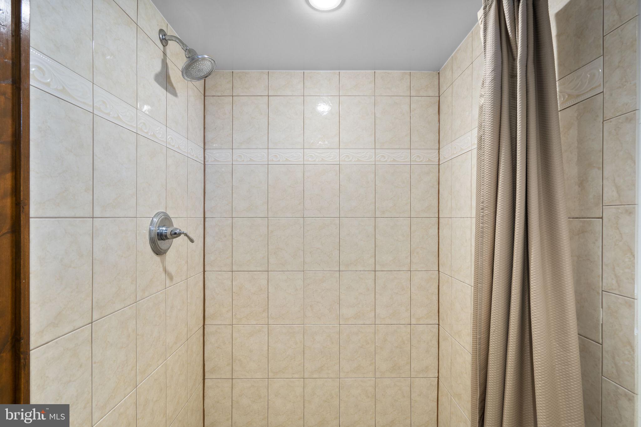 ROSEMONT PARK - Residential