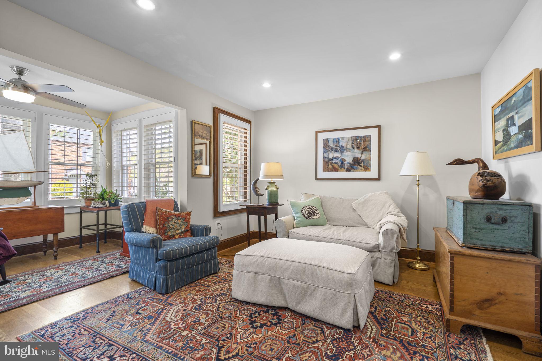 ROSEMONT PARK - Residential