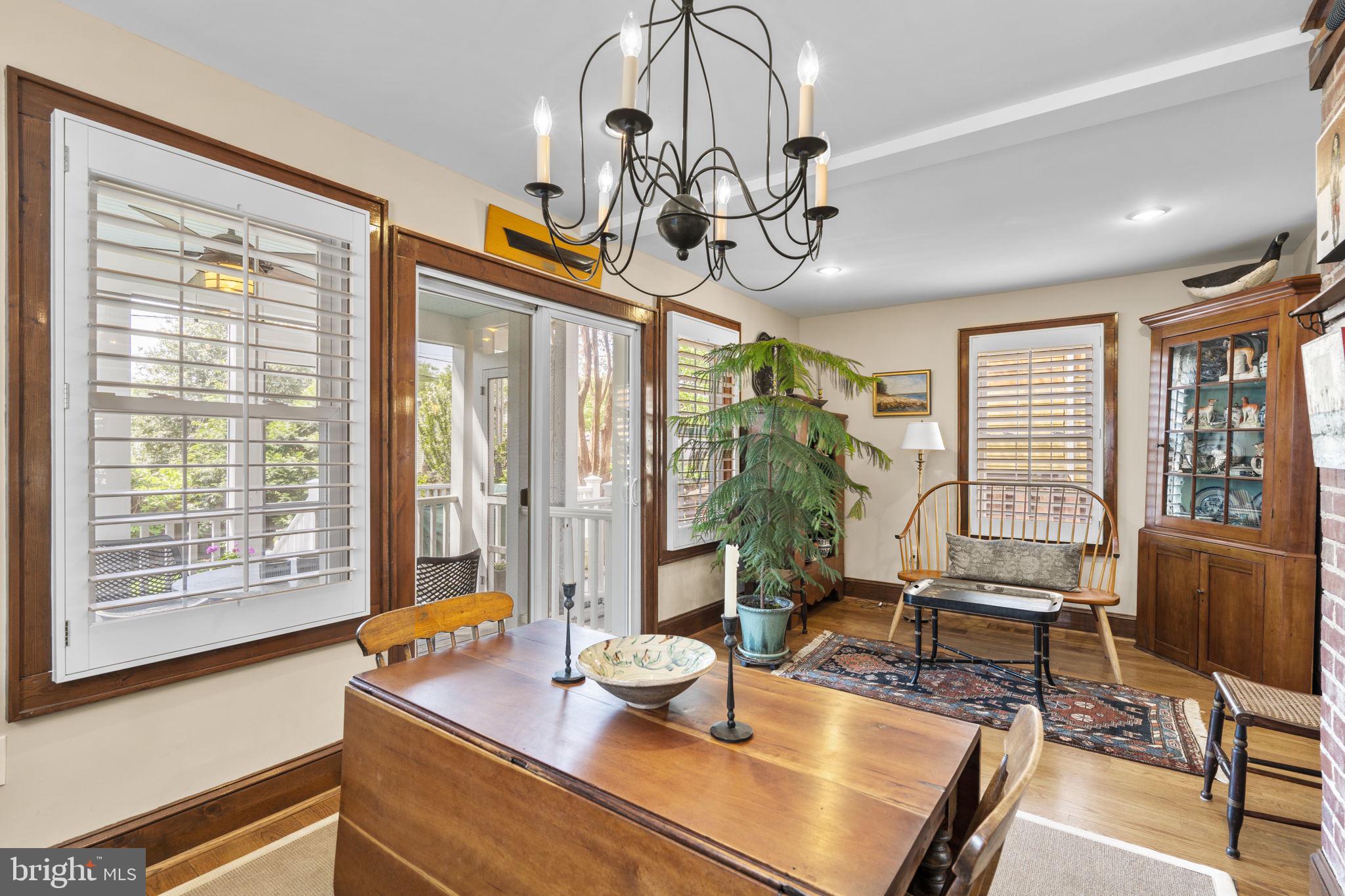 ROSEMONT PARK - Residential