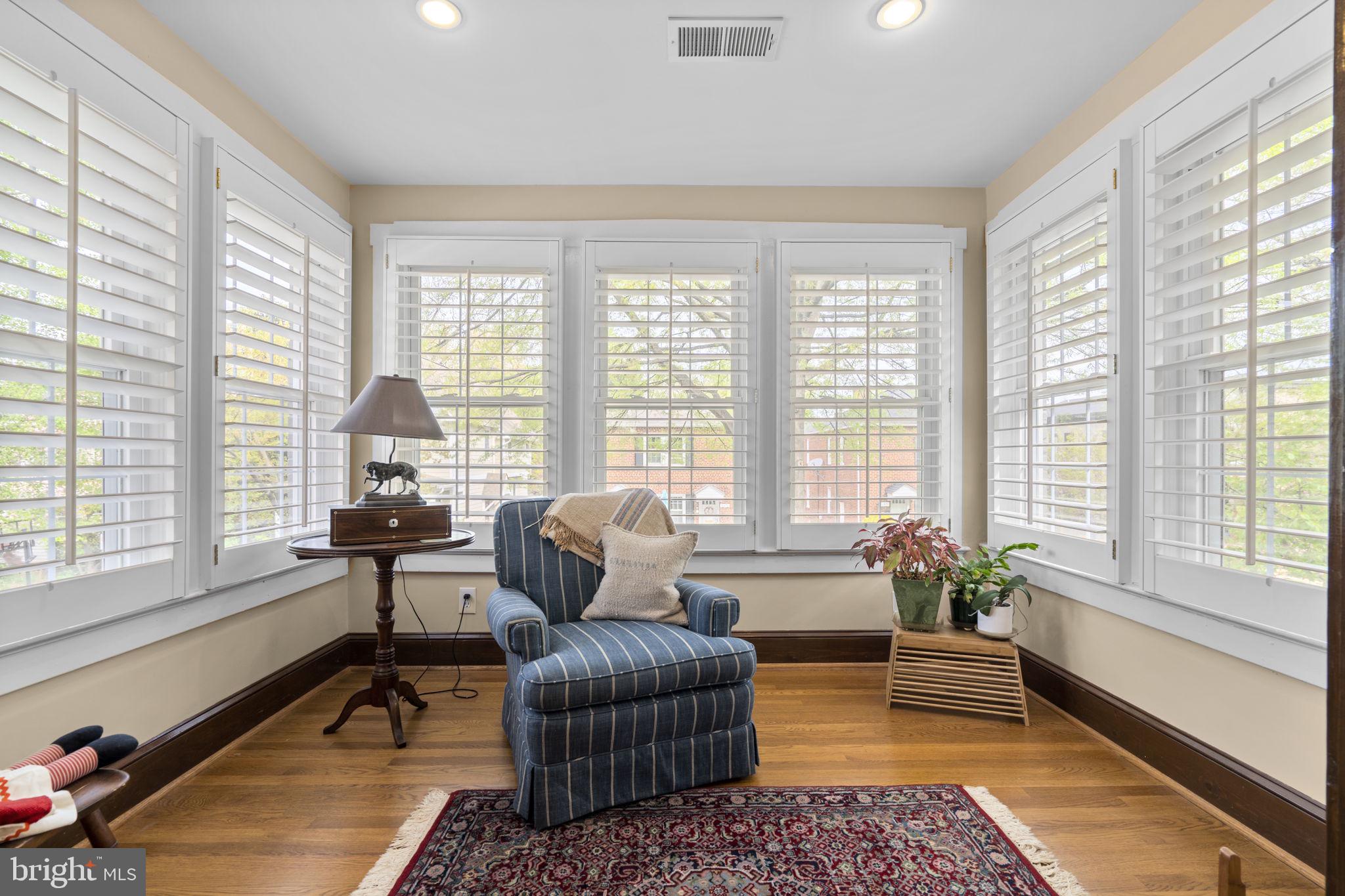 ROSEMONT PARK - Residential