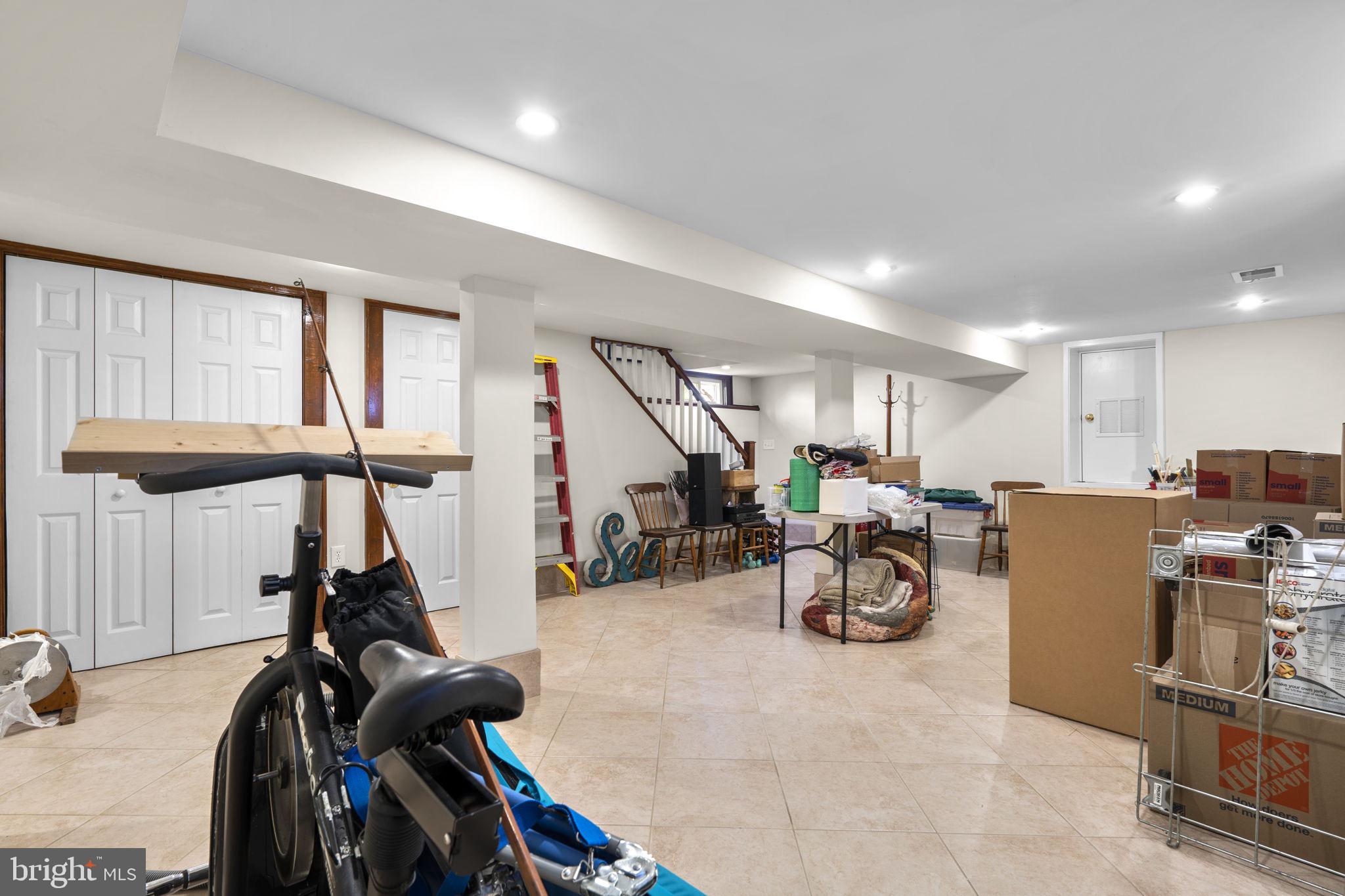 ROSEMONT PARK - Residential