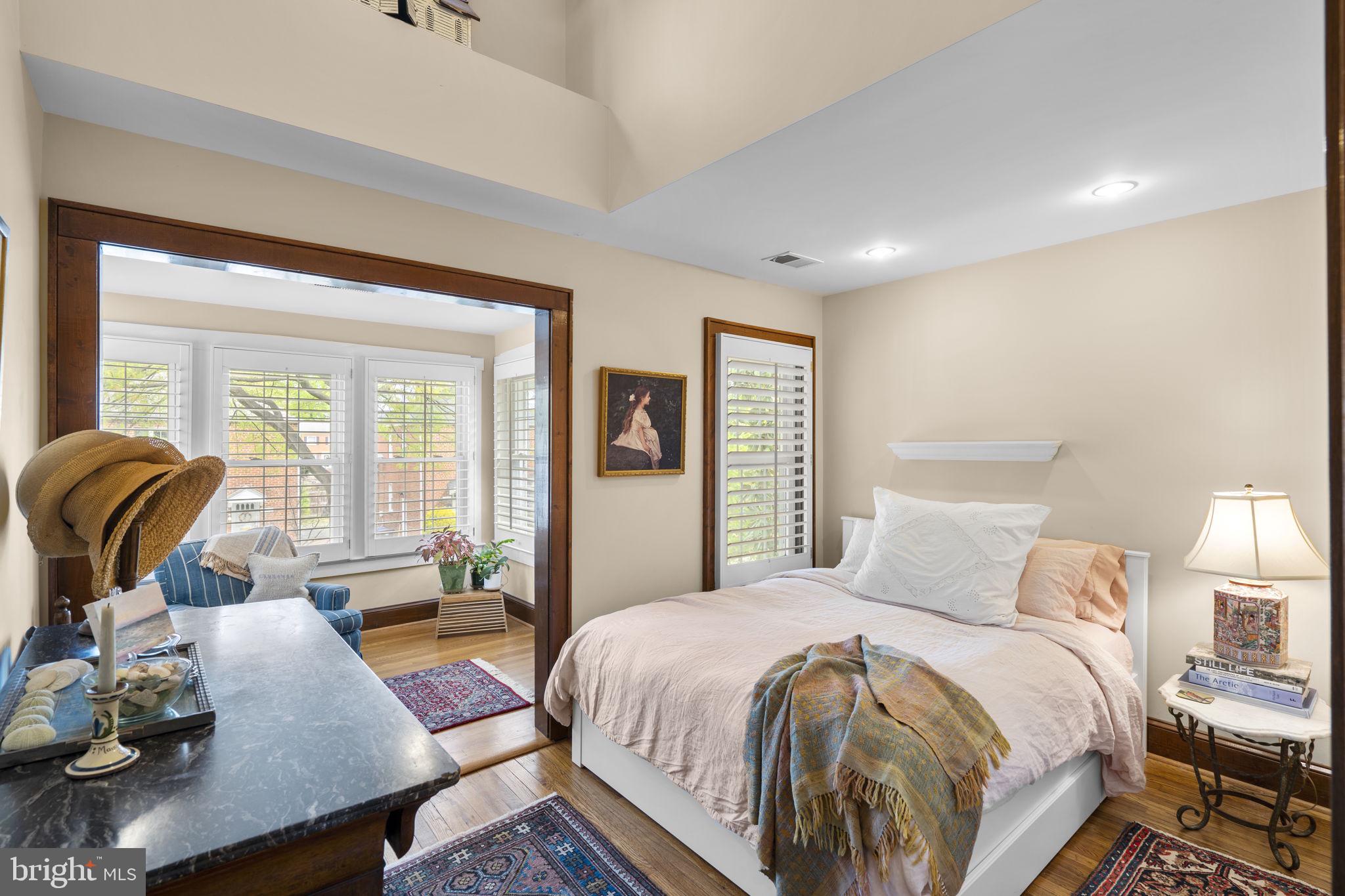 ROSEMONT PARK - Residential