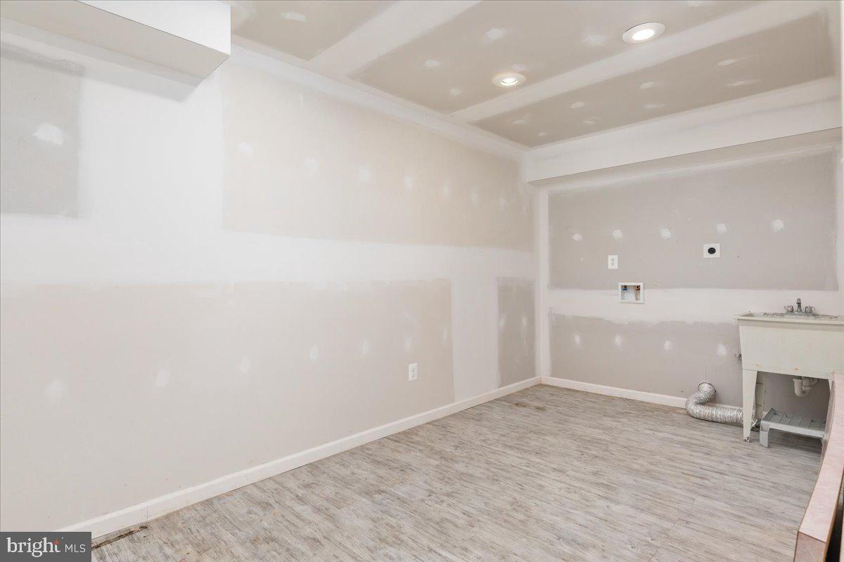 GLENDALE ESTATES - Residential