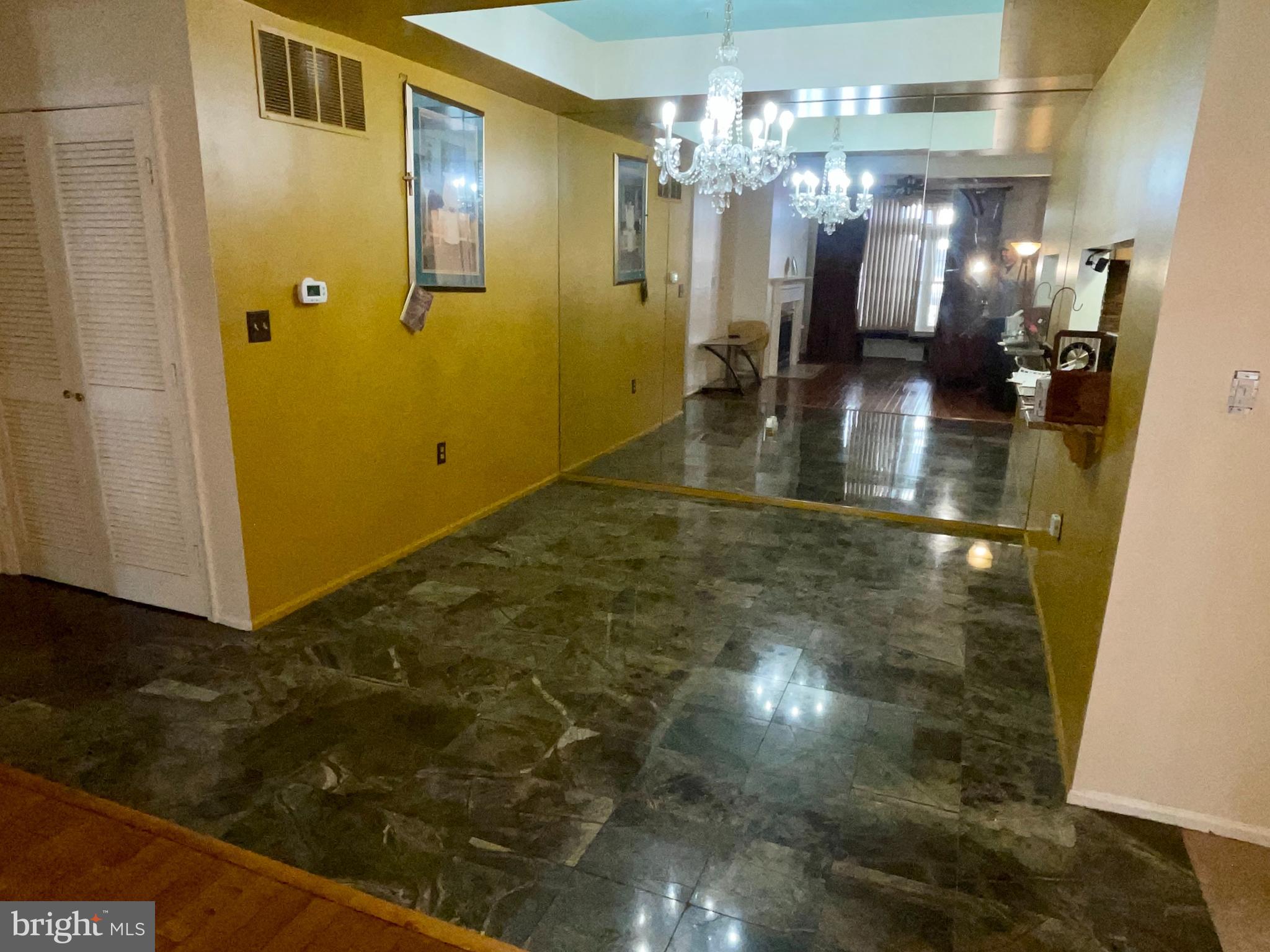 SPRING MILL - Residential