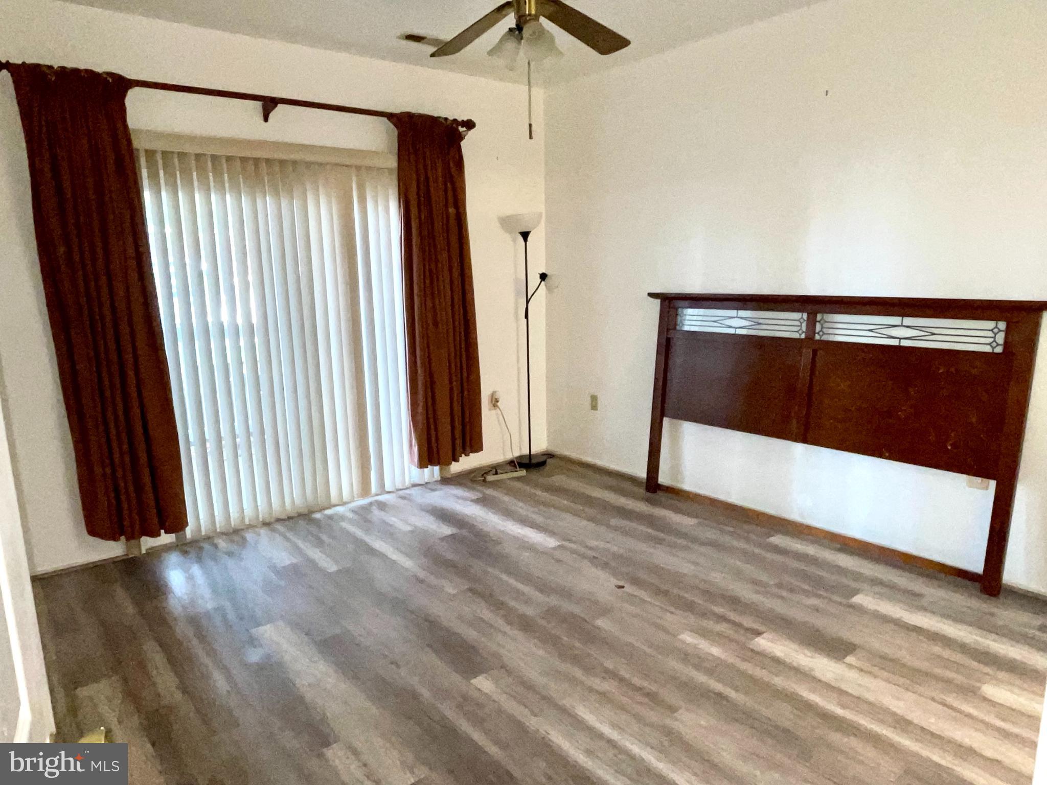 SPRING MILL - Residential