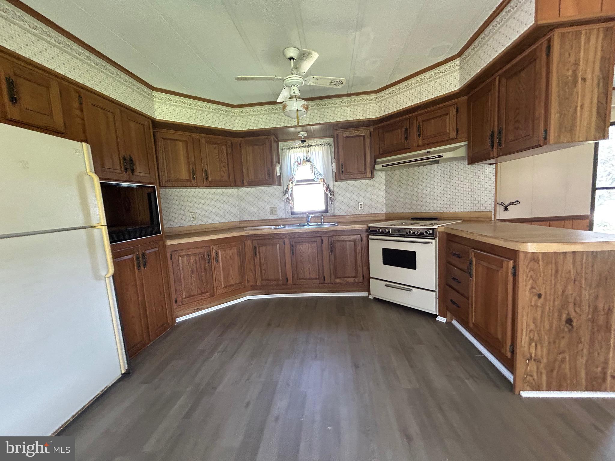 MEADOWVIEW MHP - Residential