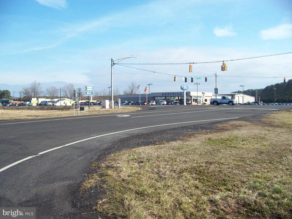 EASTON - Commercial Sale