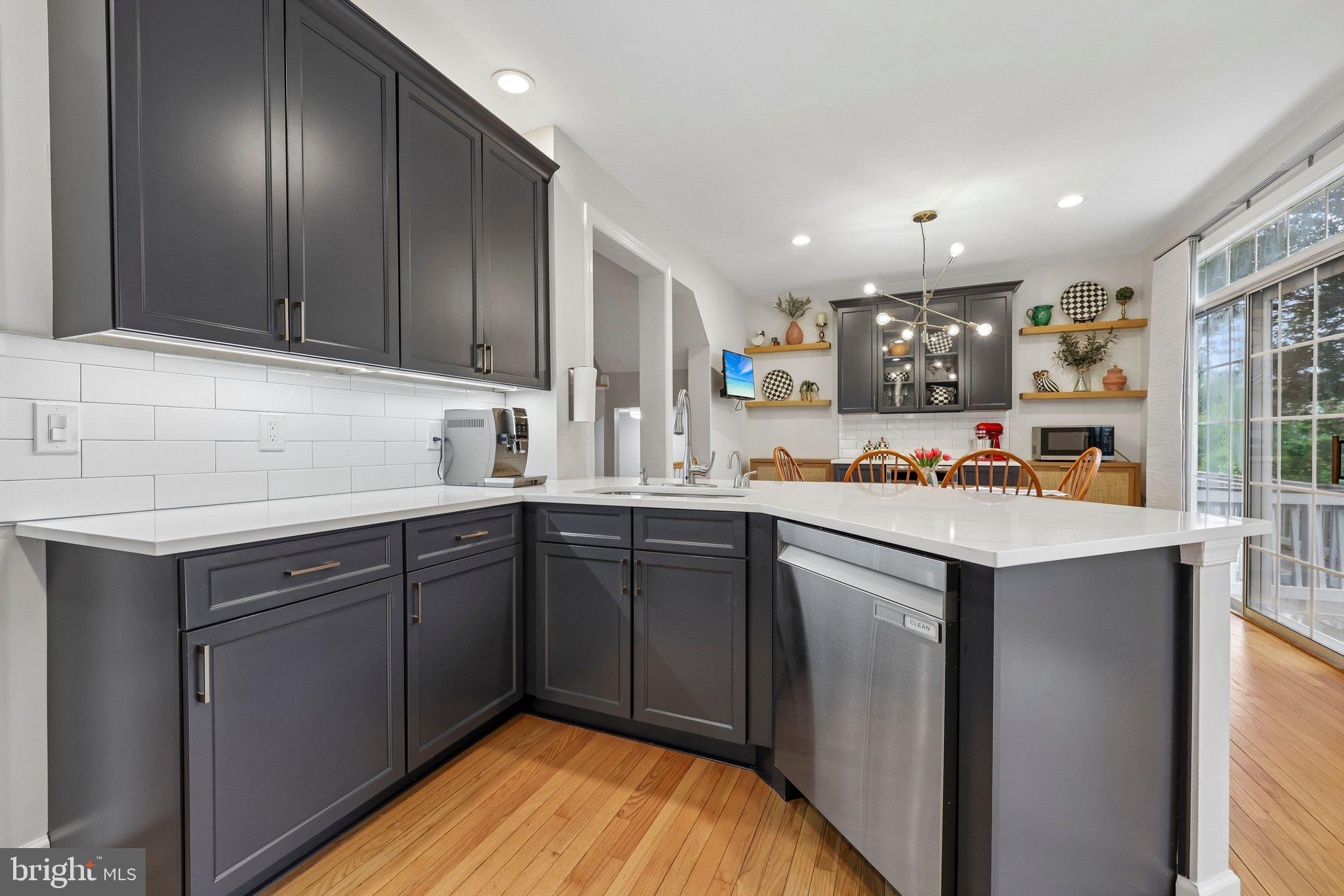 125 CARTER COURT SW