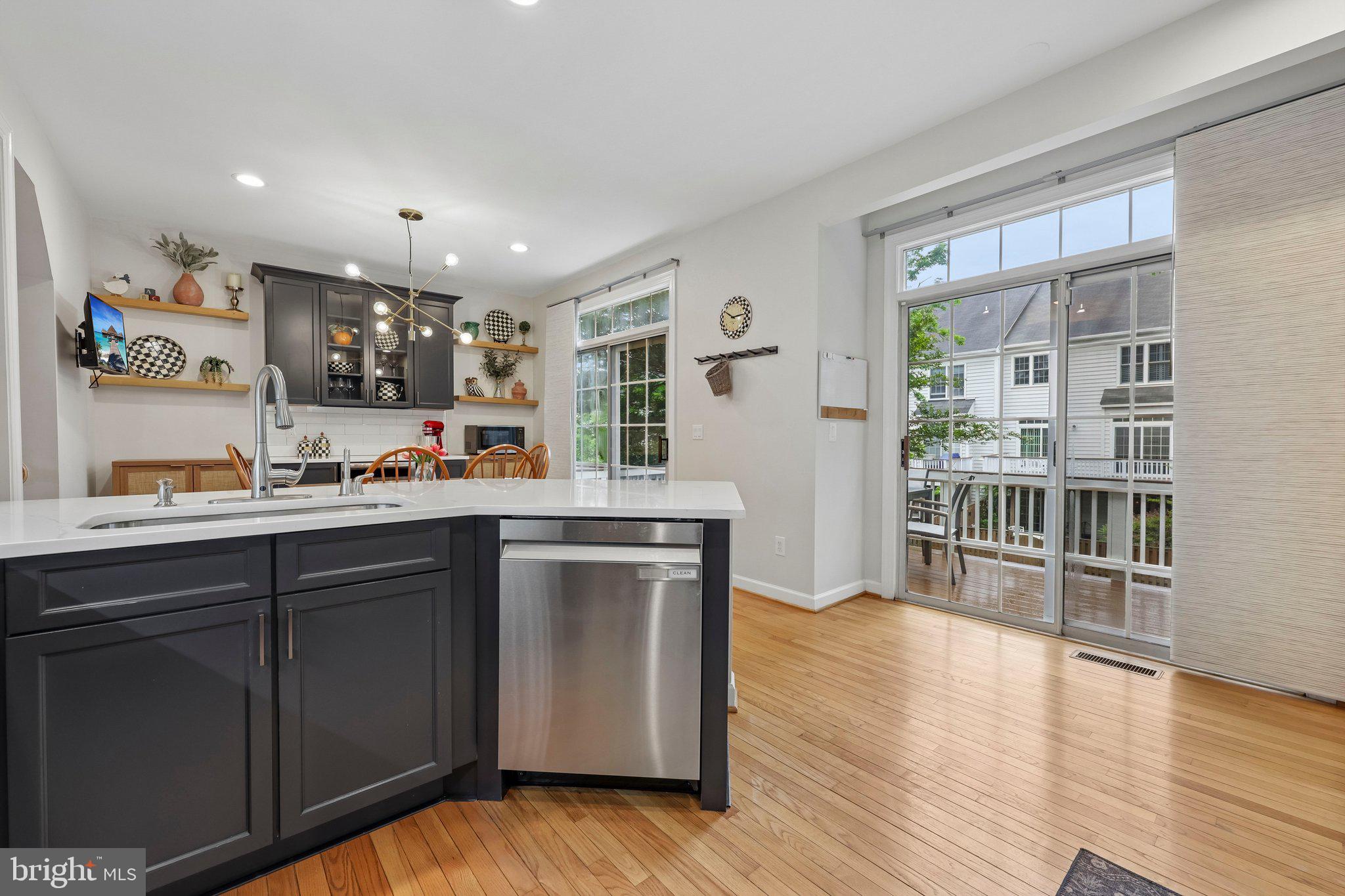 125 CARTER COURT SW