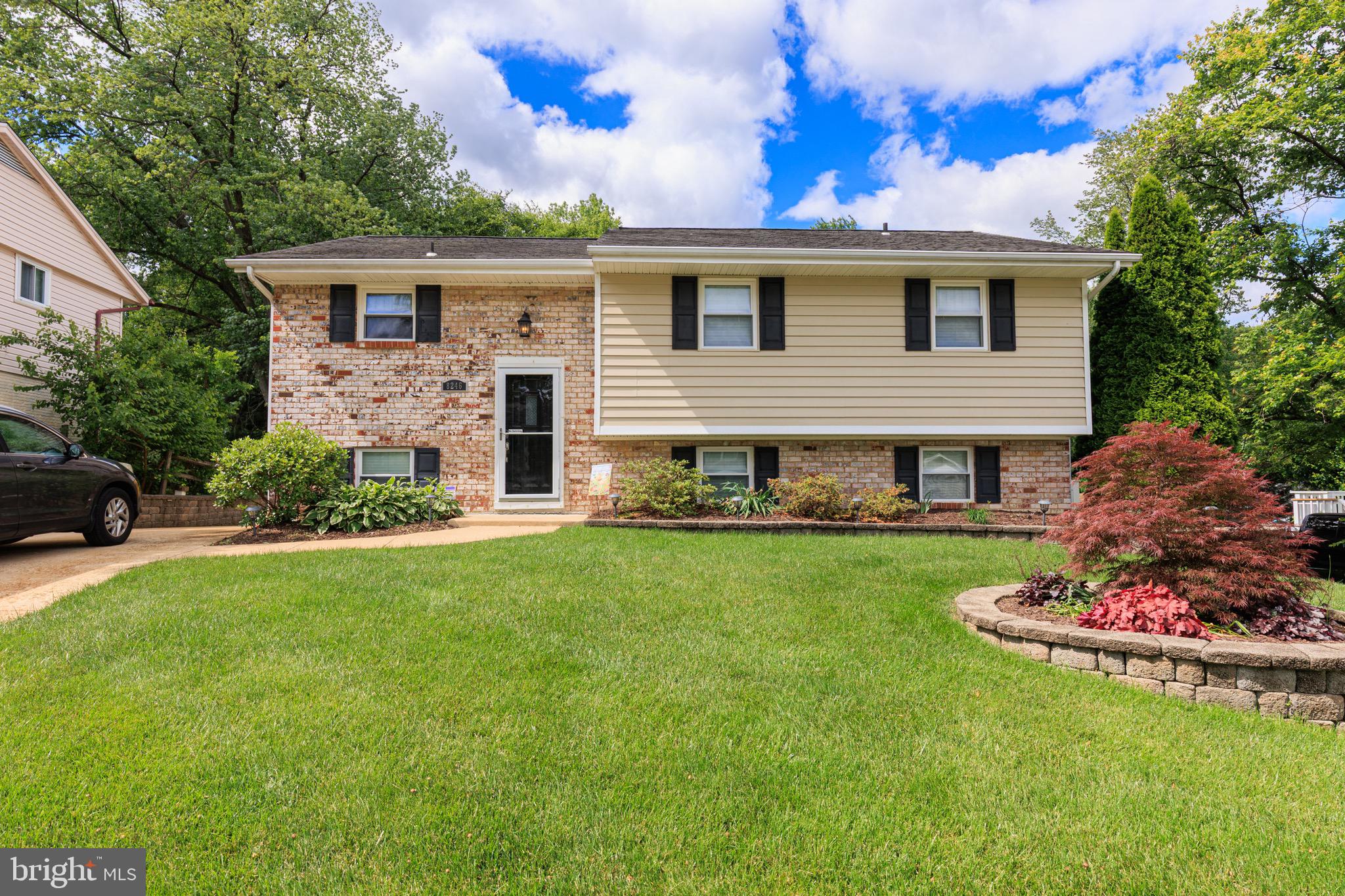 8246 VICTORIA ROAD