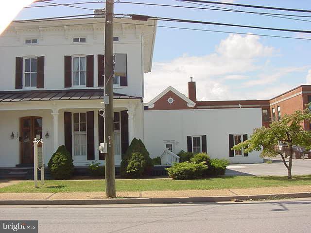 OLD TOWN FRONT ROYAL - Residential Lease