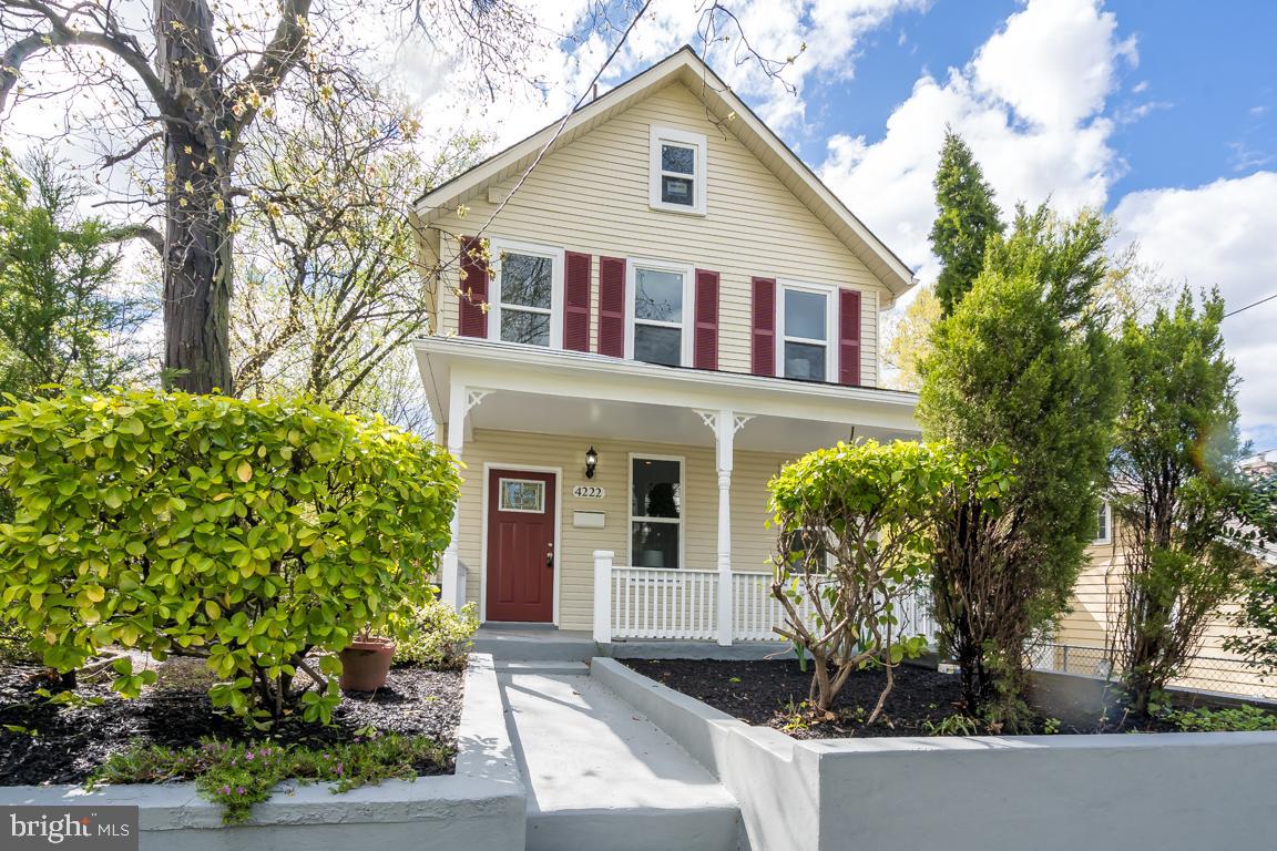 MT RAINIER - Residential Lease