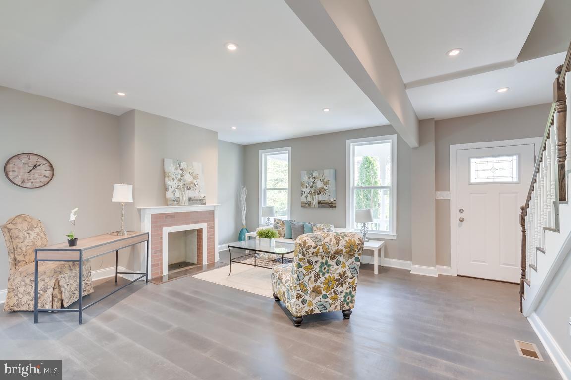 MT RAINIER - Residential Lease