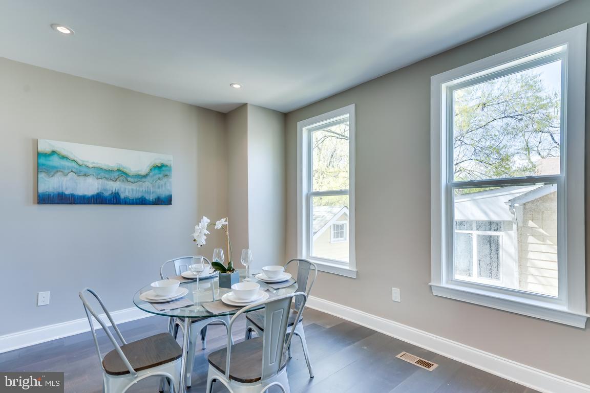 MT RAINIER - Residential Lease