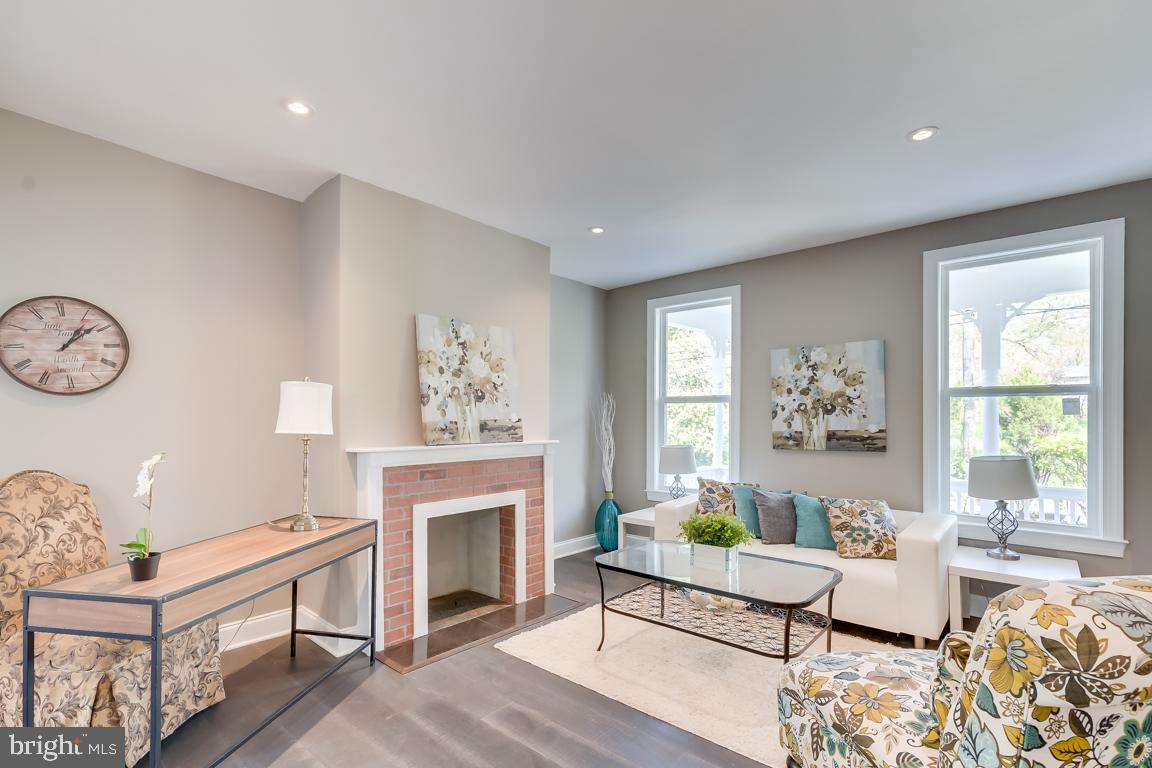 MT RAINIER - Residential Lease