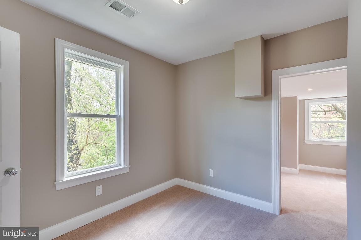 MT RAINIER - Residential Lease